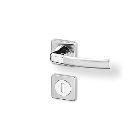 Dveřní kování - klika na dveře ACT Kiel rozetové na obyčejný klíč dekor chrom/nerez